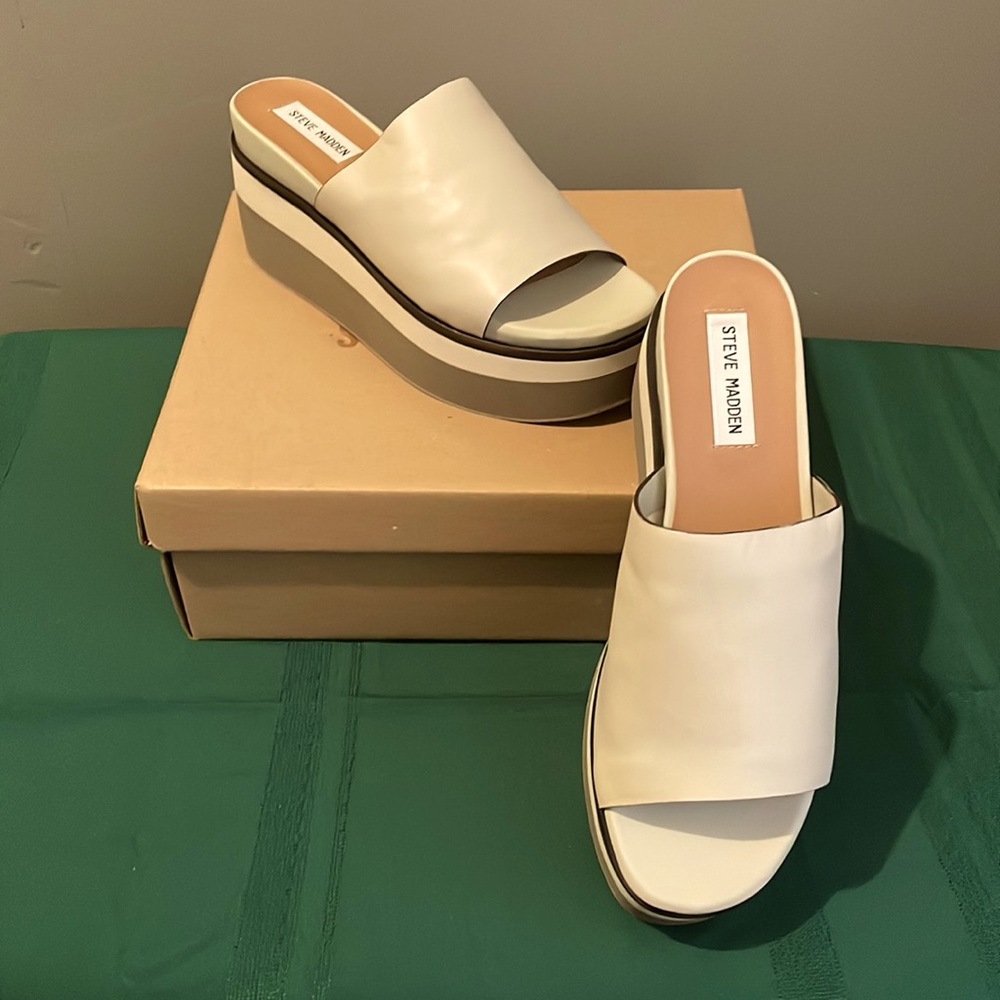 Beautiful Tri-Color Leather Platform Slides. Can … - image 1